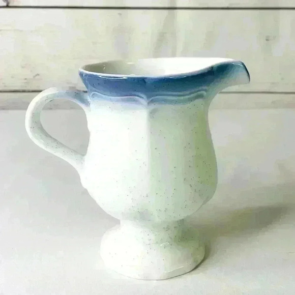 Mikasa Country Club CA500 10oz Creamer Pitcher White Blue Rim - Picture 1 of 6
